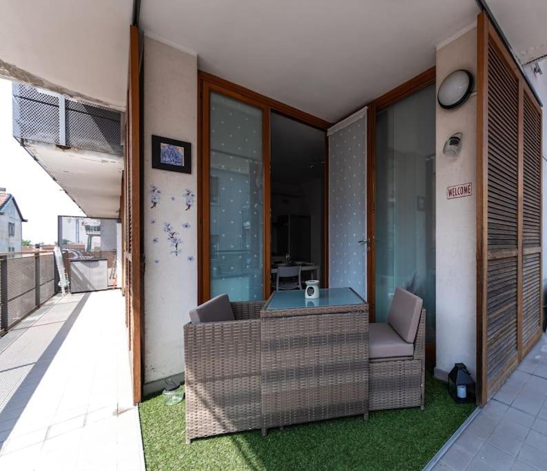 Appartamento Caterina A 5 Minuti Da Milano Fiere E San Siro Con Wifi-Netflix-Free Parking ภายนอก รูปภาพ