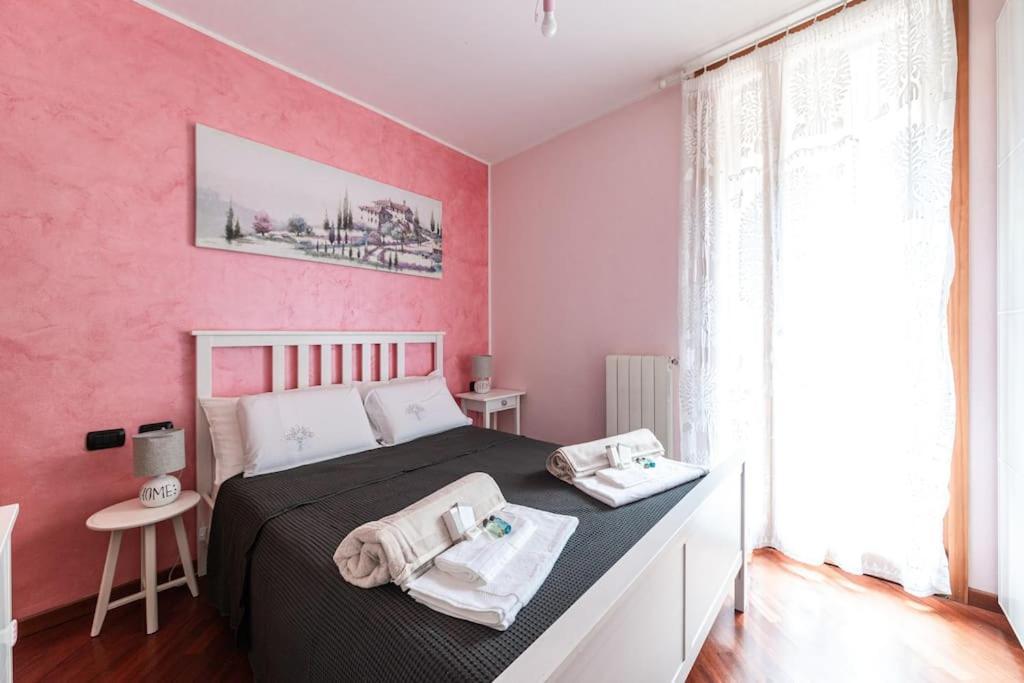 Appartamento Caterina A 5 Minuti Da Milano Fiere E San Siro Con Wifi-Netflix-Free Parking ภายนอก รูปภาพ