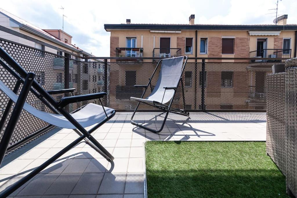 Appartamento Caterina A 5 Minuti Da Milano Fiere E San Siro Con Wifi-Netflix-Free Parking ภายนอก รูปภาพ